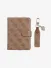 Guess Dames Set Paspoort Houder Sleutelhanger Latte Logo